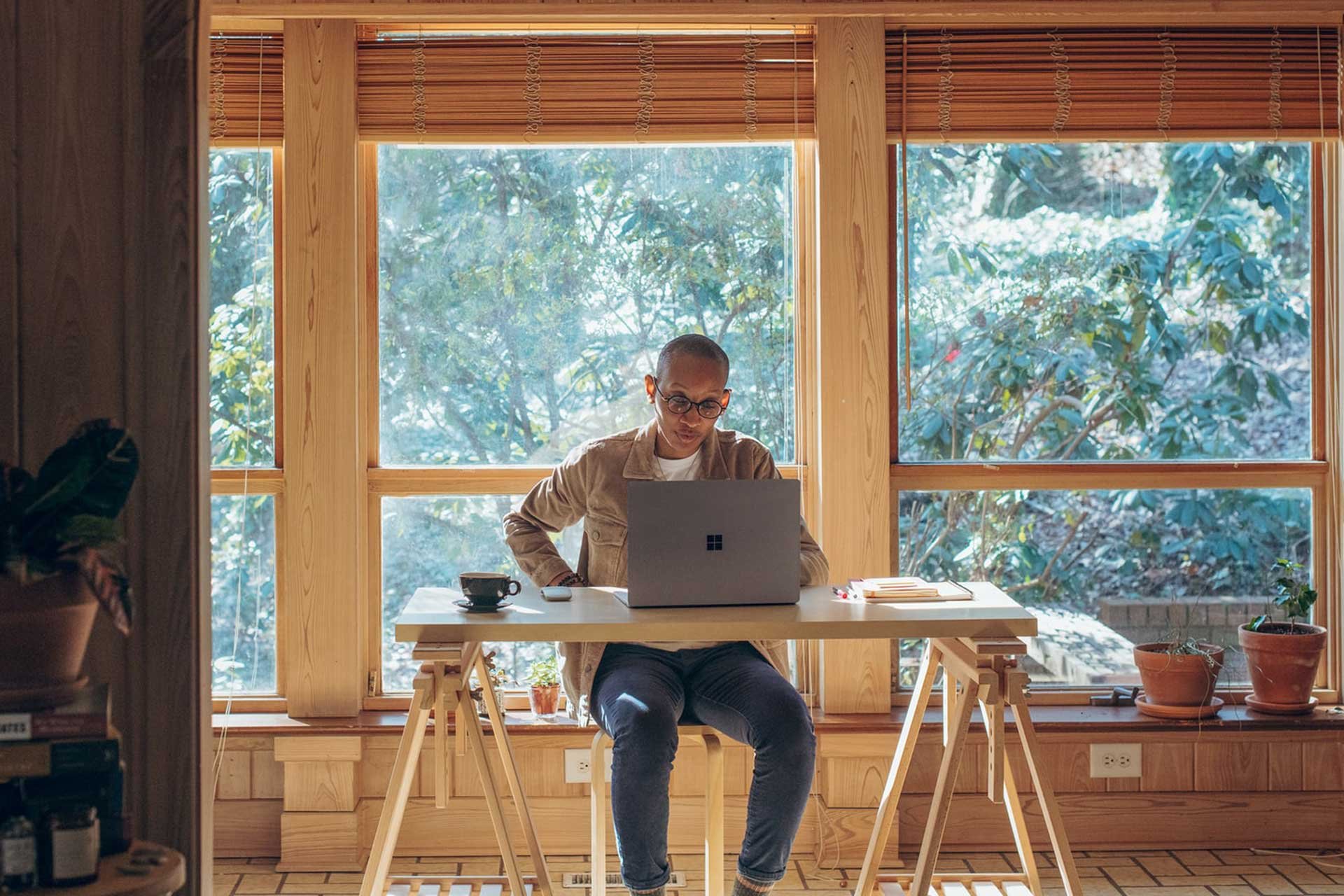 MS-Un -  Surface-Male-Table